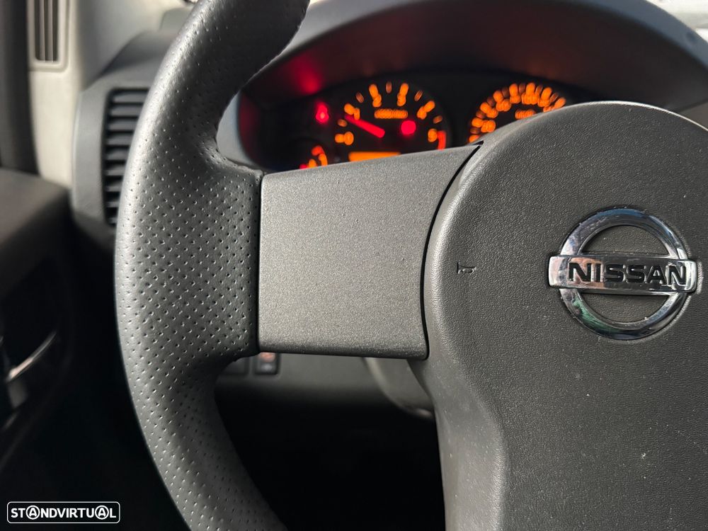 Nissan Pick Up 2.5 TD CD Navara Pilot ABS+FN+CD - 22