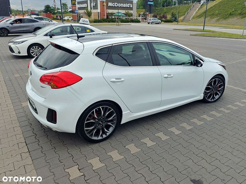 Kia Ceed - 16