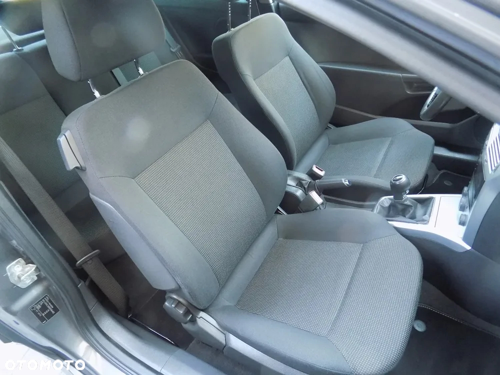 Opel Astra III GTC 1.4 Enjoy - 15