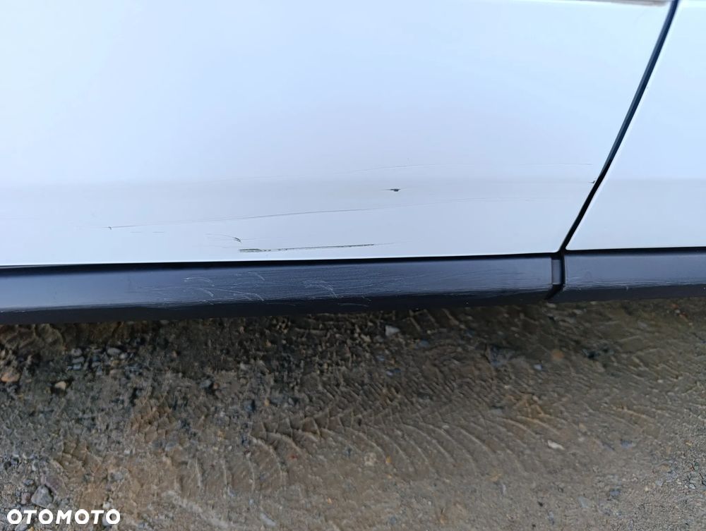 Ford Transit Courier Ambiente - 22