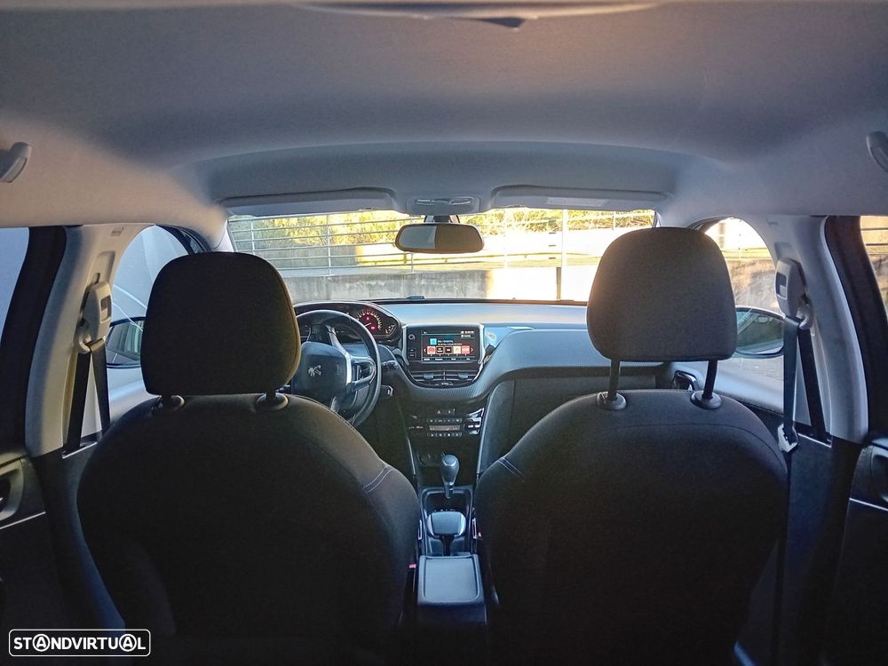 Peugeot 2008 PureTech 130 Stop&Start EAT6 Signature - 14