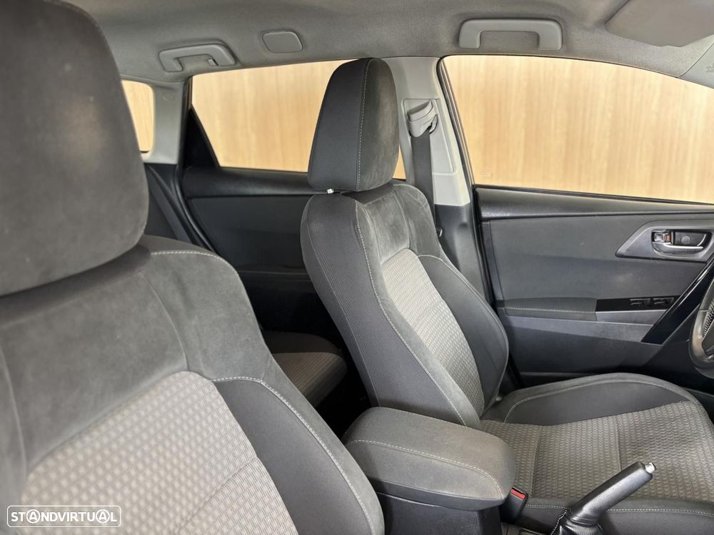 Toyota Auris Touring Sports 1.4 D-4D Active - 7