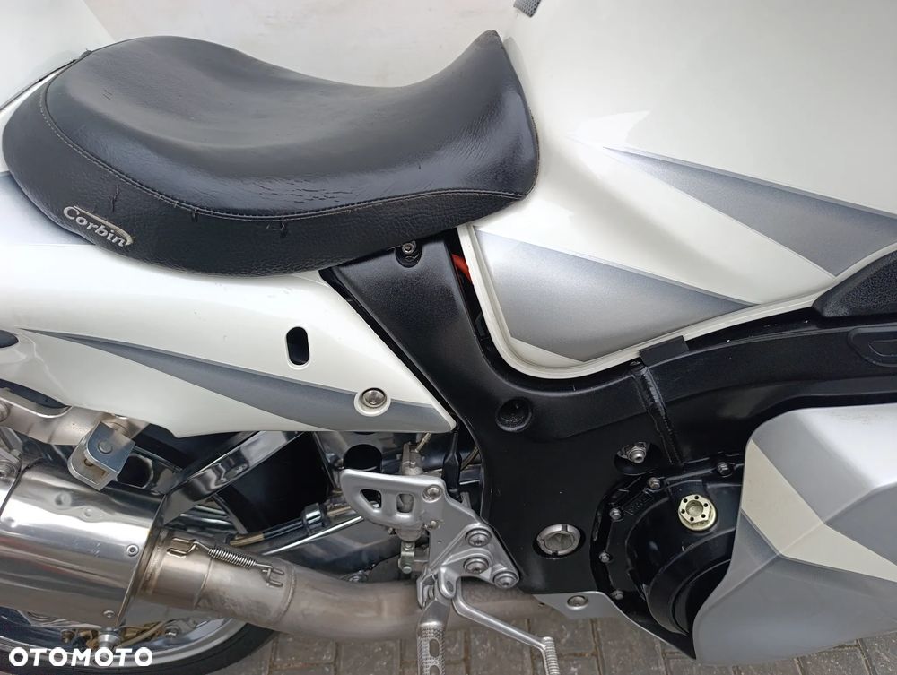 Suzuki GSX-R - 24