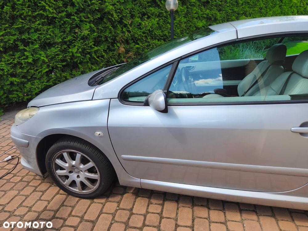 Peugeot 307 CC 1.6 Intense - 9
