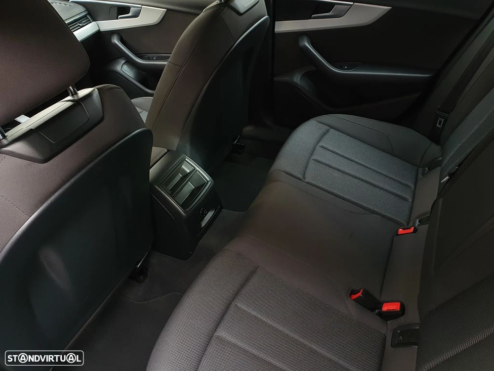 Audi A4 Avant 30 TDI Advanced S tronic - 23