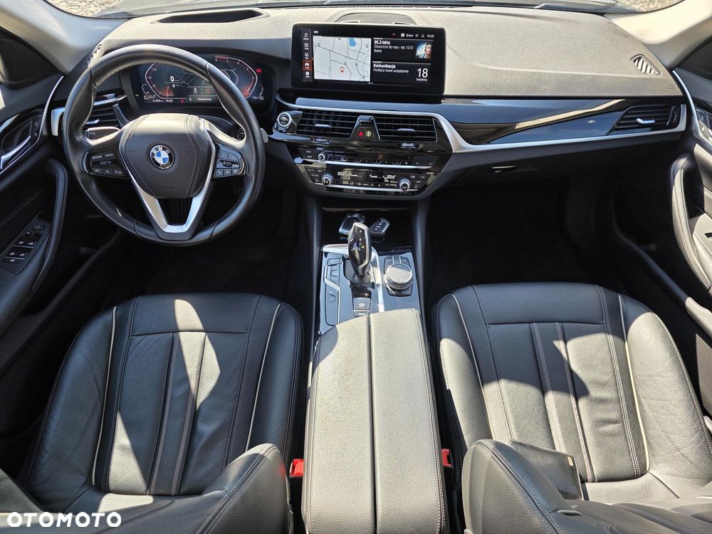BMW Seria 5 520d xDrive - 16
