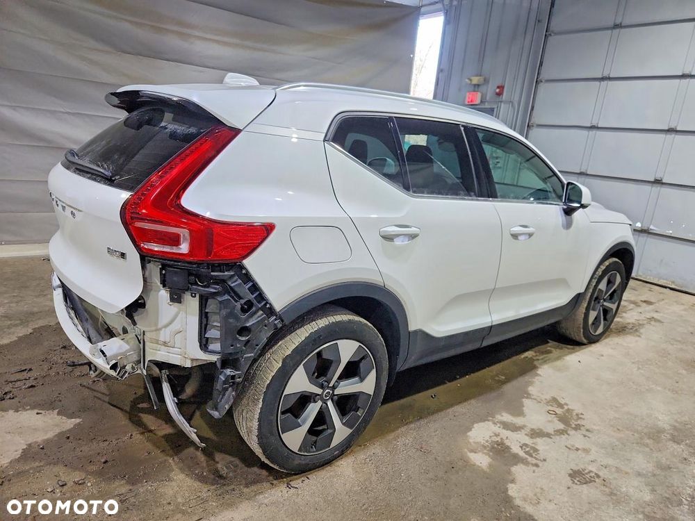 Volvo XC 40 - 4