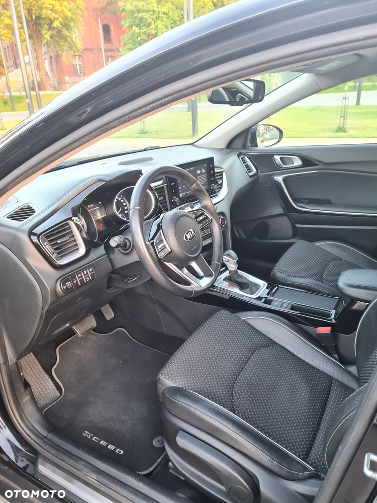 Kia XCeed - 26