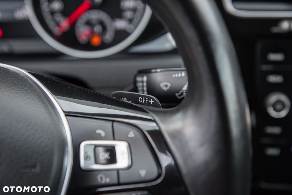 Volkswagen Golf - 27