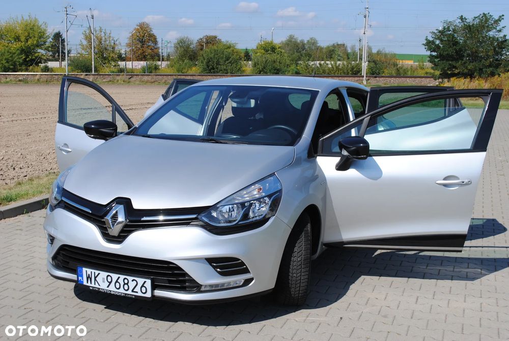 Renault Clio 1.2 16V 75 LIMITED - 28