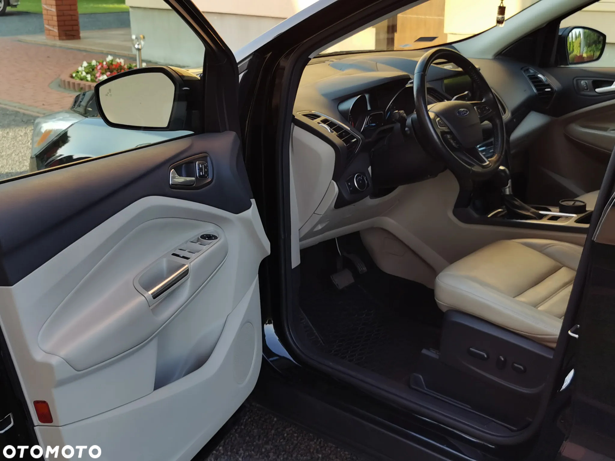 Ford Escape 2.0 EcoBoost AWD Titanium - 13