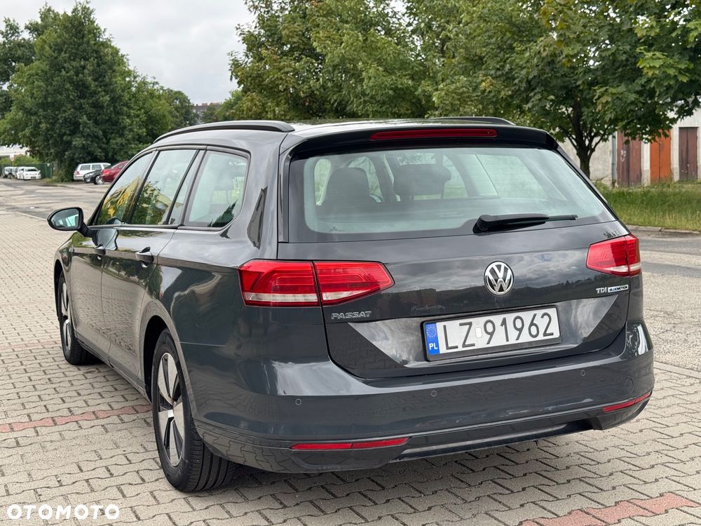 Volkswagen Passat 1.6 TDI BMT Trendline - 12