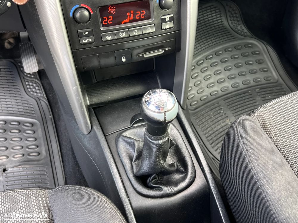 Peugeot 207 SW 1.4 Premium - 14