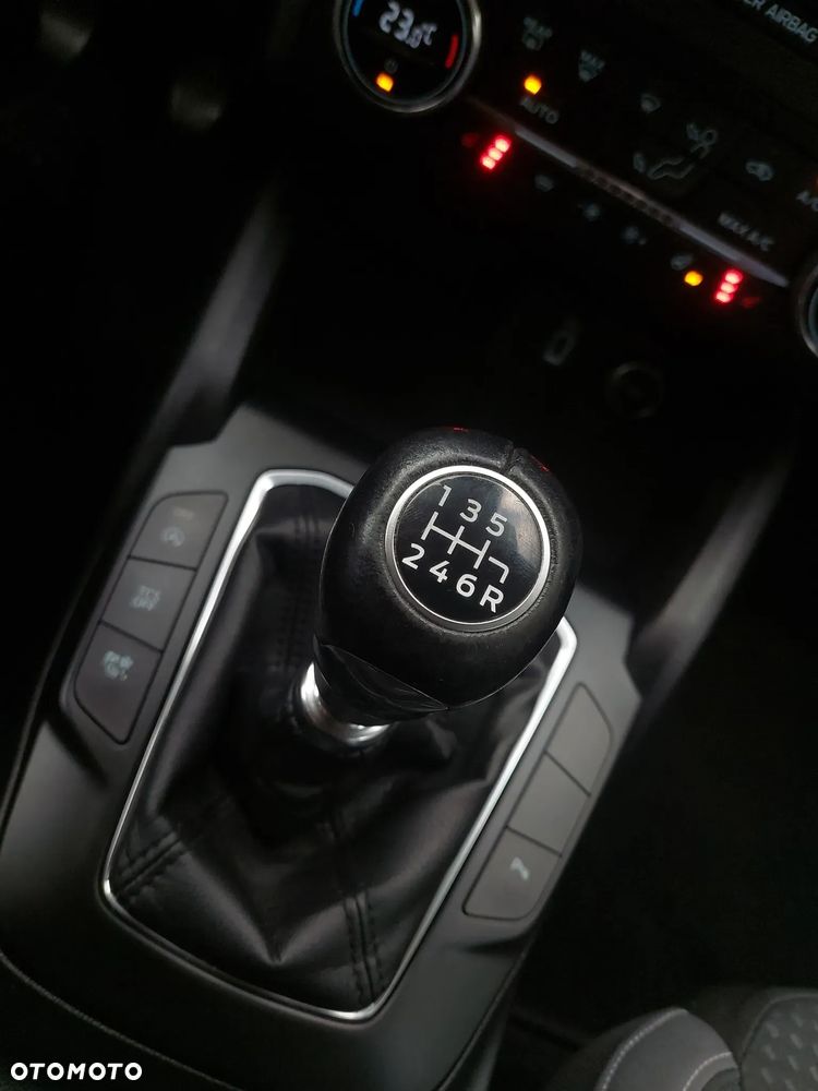 Ford Focus 1.0 EcoBoost Trend Edition Business - 32