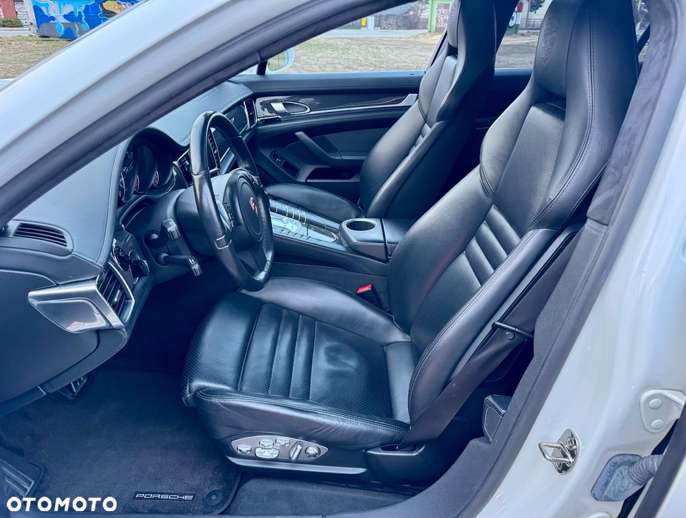 Porsche Panamera - 14