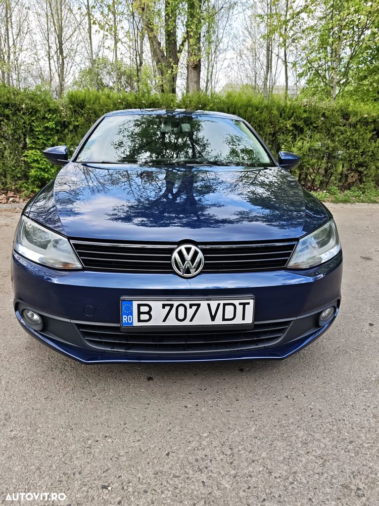 Volkswagen Jetta - 4