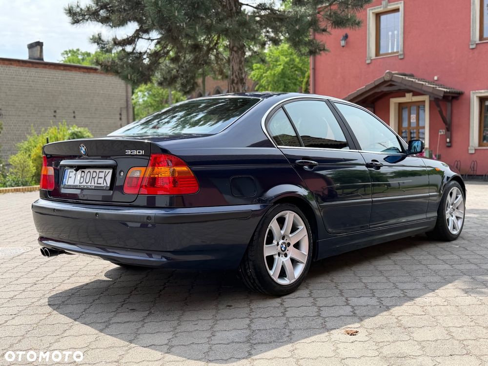 BMW Seria 3 330i Edition Exclusive - 4
