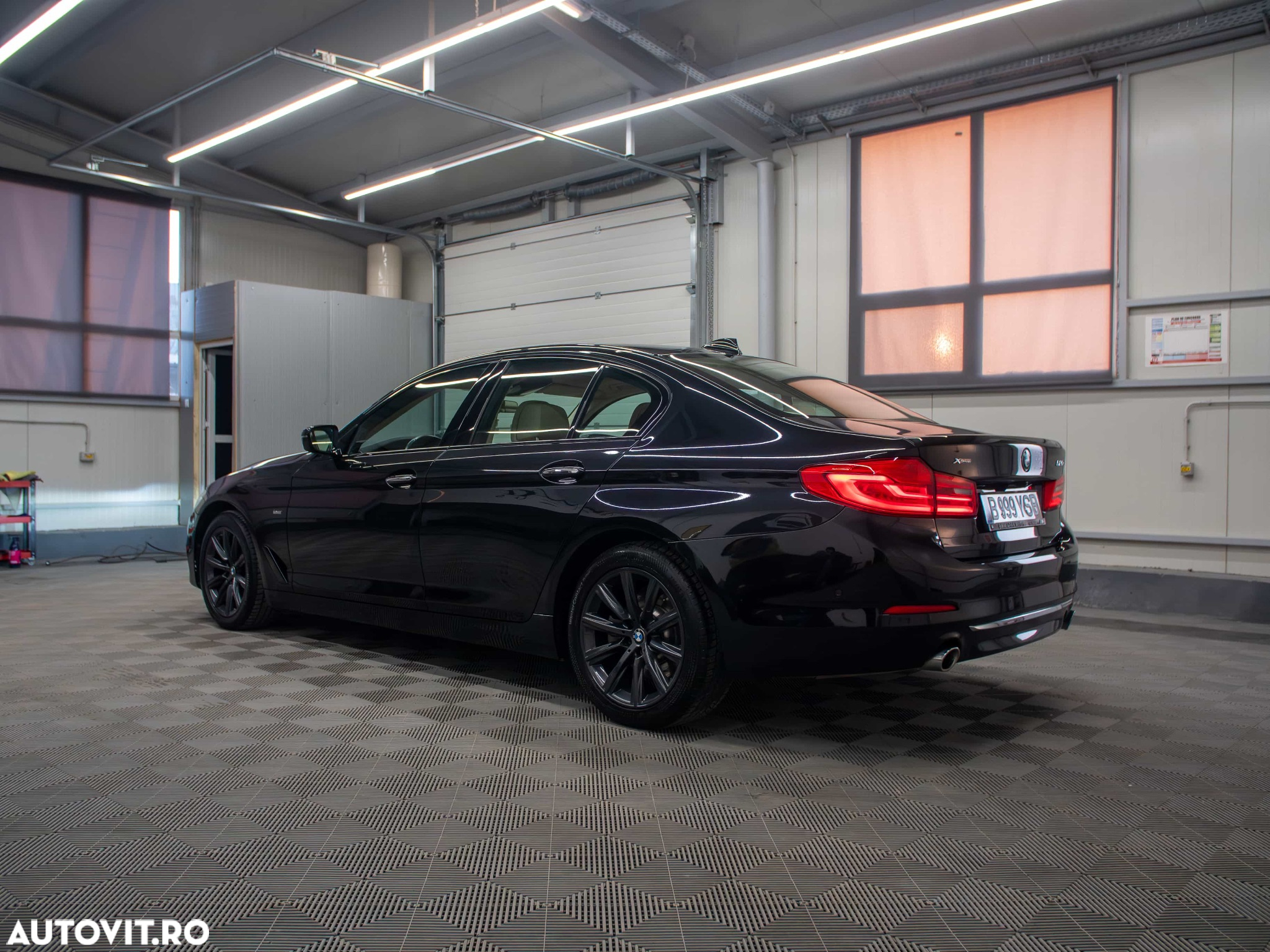 BMW Seria 5 520d xDrive AT - 11