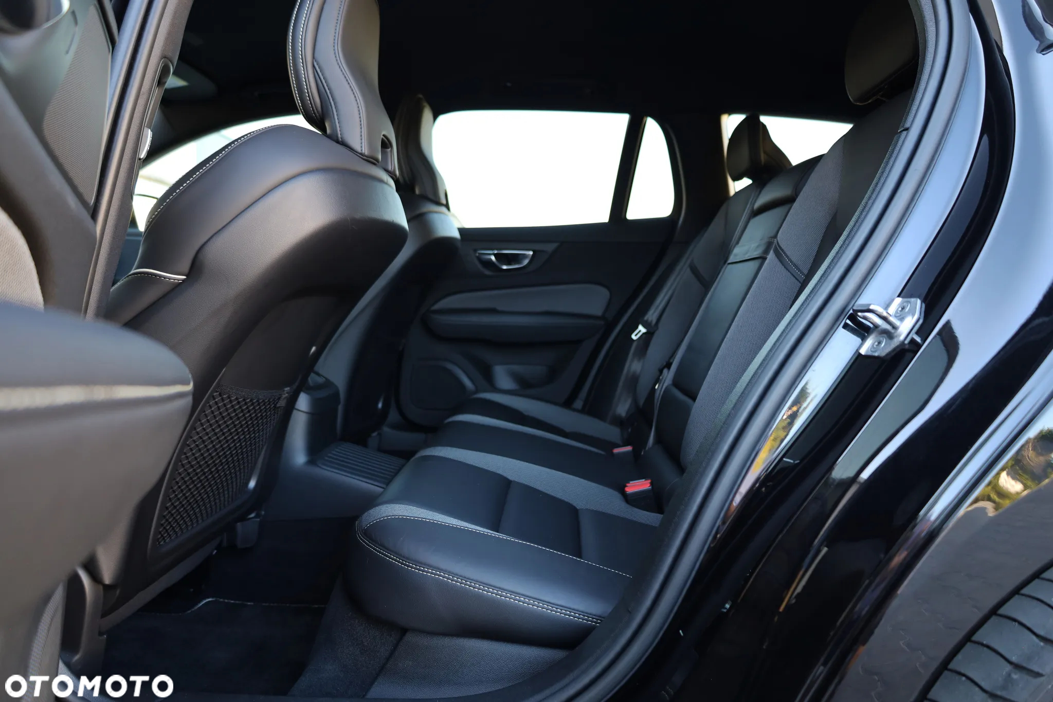 Volvo V60 T6 AWD Recharge Geartronic RDesign - 21