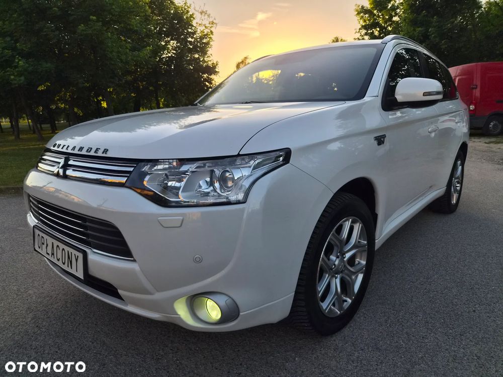 Mitsubishi Outlander - 1