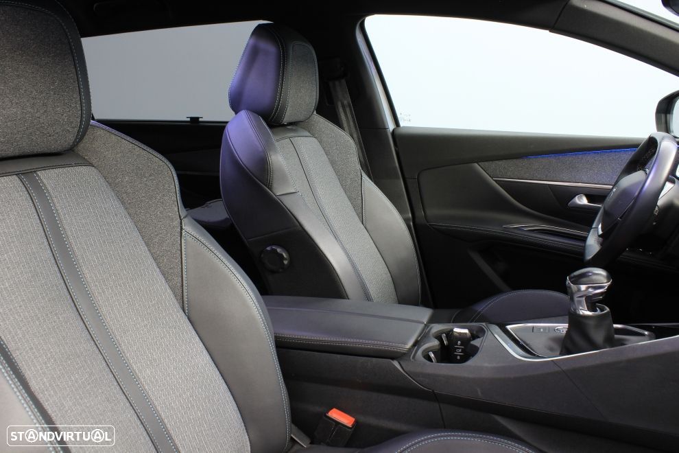 Peugeot 5008 1.2 PureTech Allure Pack - 21