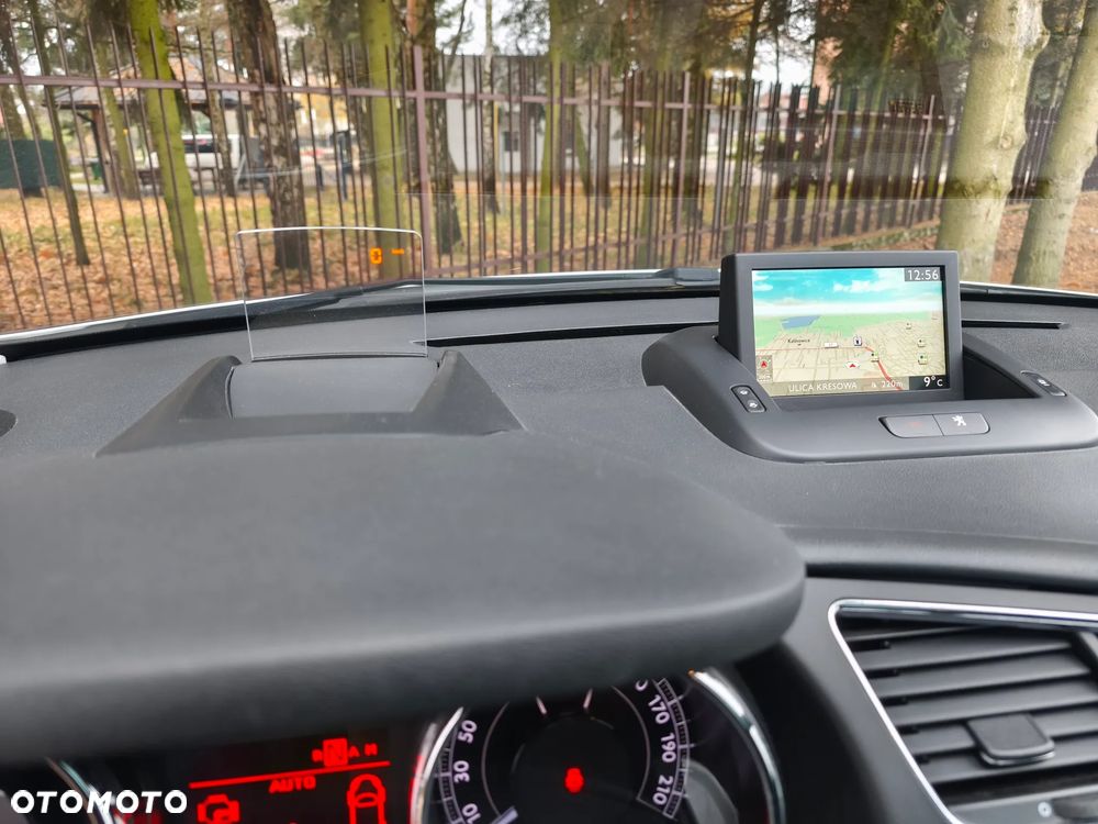 Peugeot 3008 2.0 HDi HYbrid4 - 16