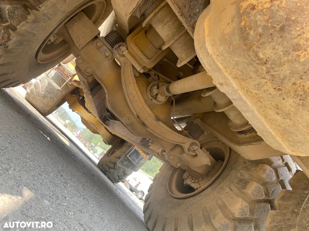 Caterpillar 725 - 17