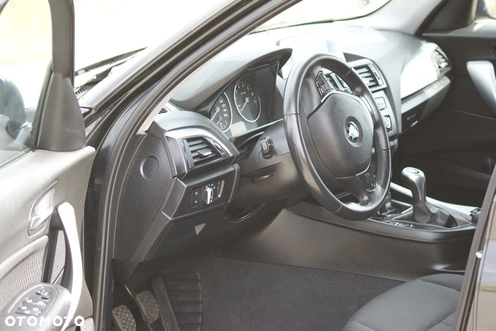 BMW Seria 1 116i - 26