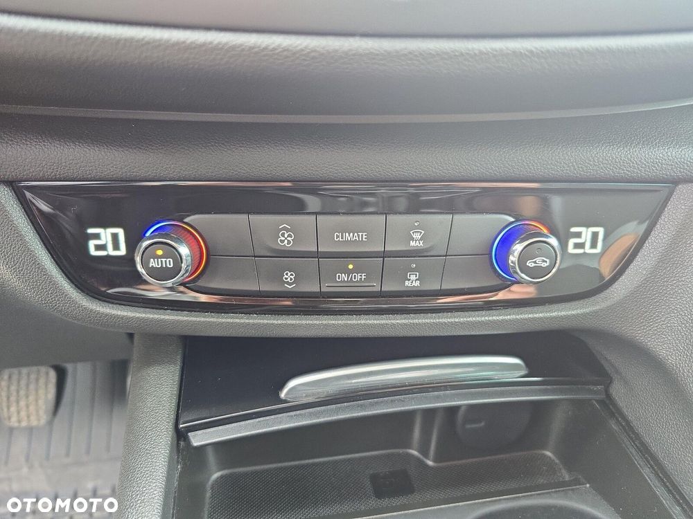 Opel Insignia - 22