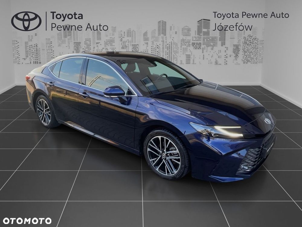 Toyota Camry - 4