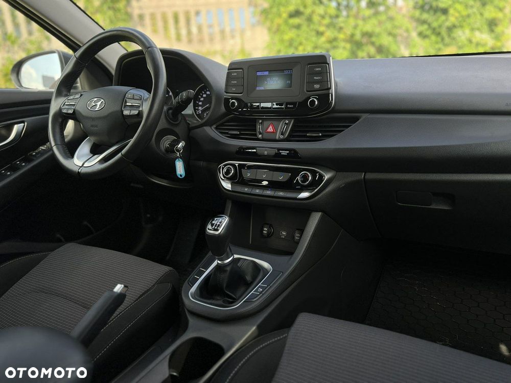 Hyundai i30 1.5 DPI Classic + - 14