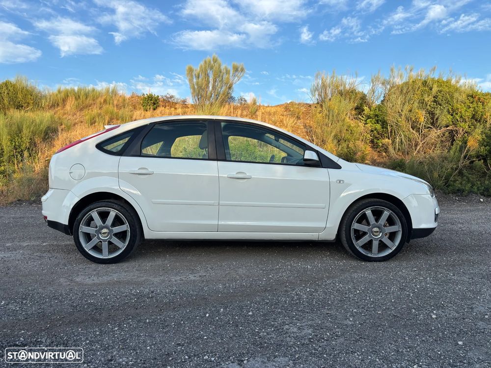 Ford Focus 1.6 TDCi Ghia - 26
