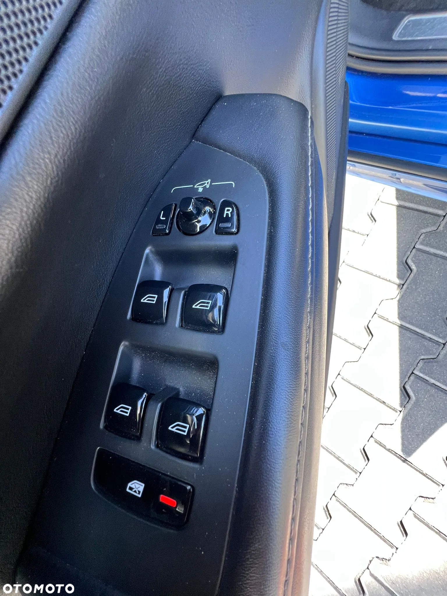 Volvo V90 D5 SCR AWD R-Design - 11