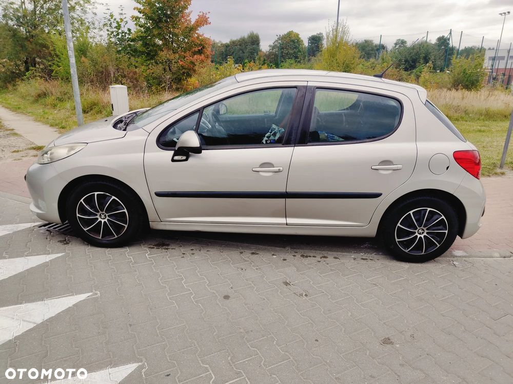 Peugeot 207 - 9