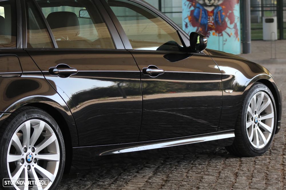 BMW 318 d Line Sport - 25
