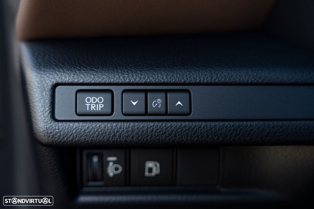 Lexus LBX Elegant - 21