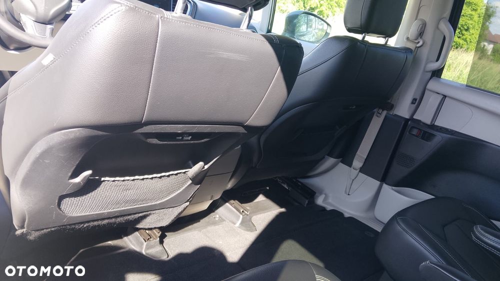 Chrysler Pacifica - 9