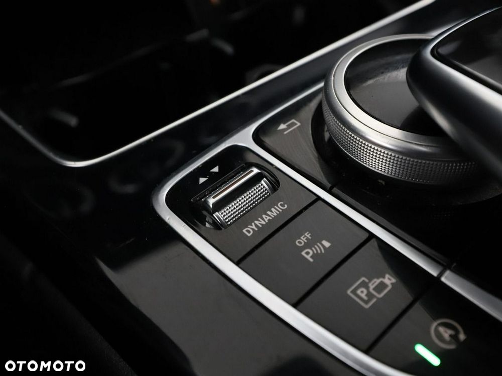 Mercedes-Benz Klasa C 220 d 4MATIC 9G-TRONIC - 32