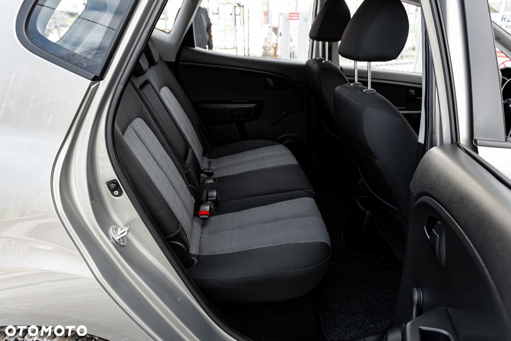 Kia Venga 1.4 CVVT Titanium Collection - 25