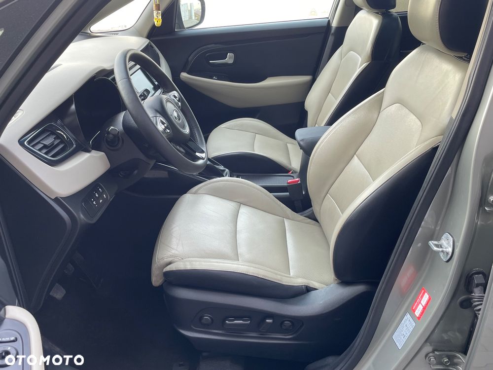Kia Carens - 20