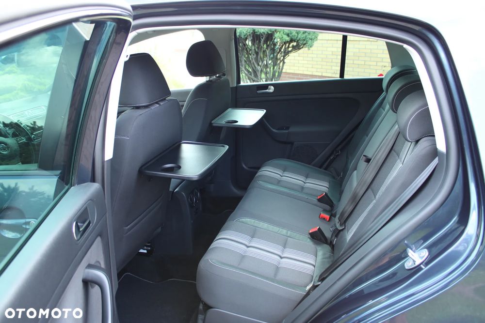 Volkswagen Golf 2.0 TDI DPF MATCH - 18