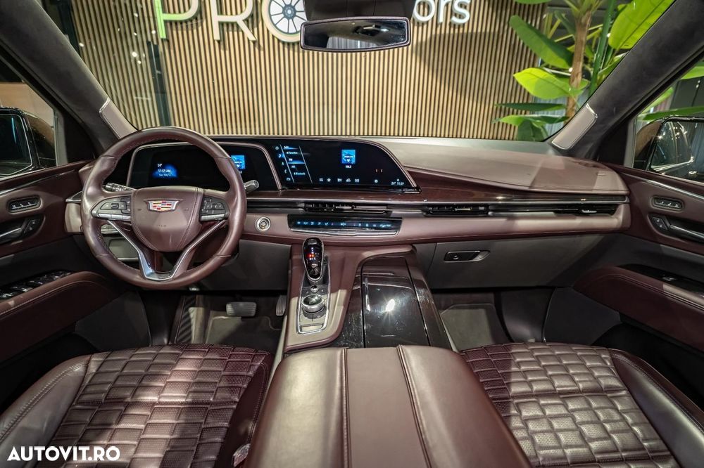 Cadillac Escalade - 12