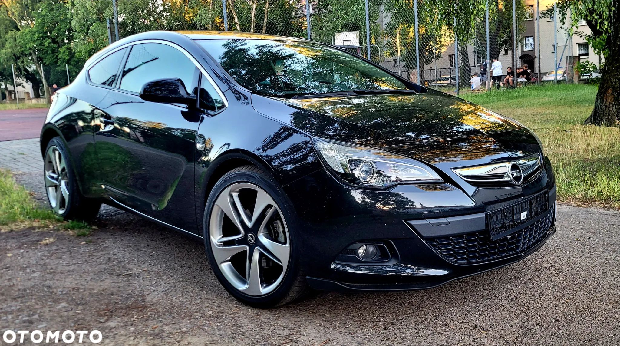 Opel Astra GTC 1.4 Turbo - 1