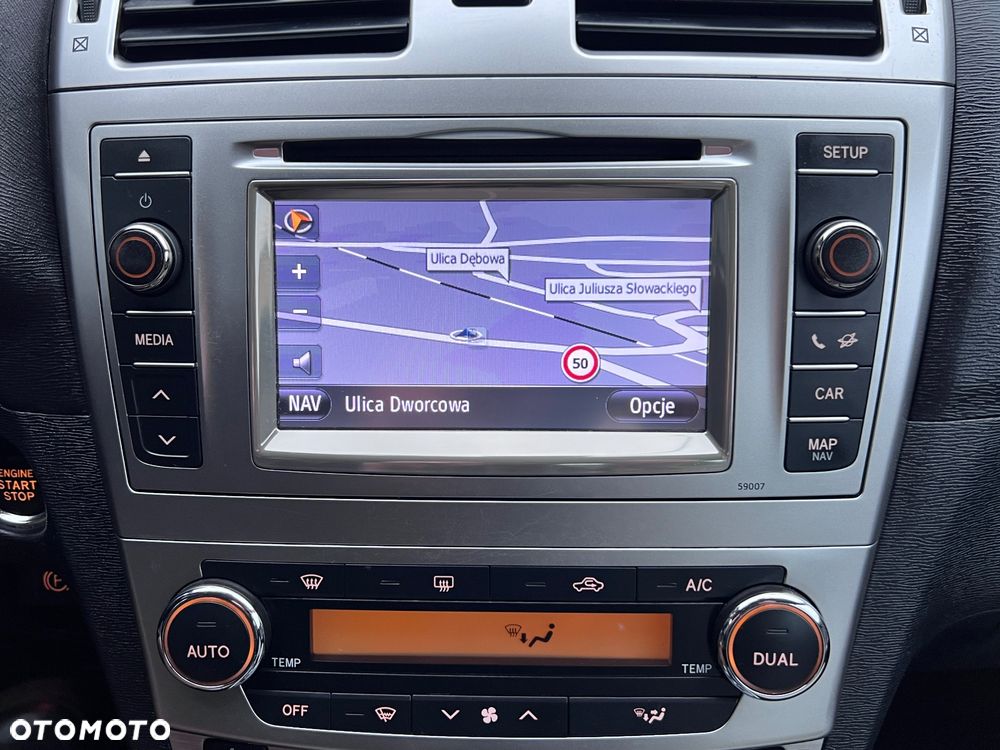 Toyota Avensis 1.8 Premium MS - 27