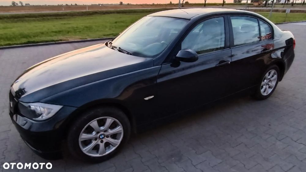 BMW Seria 3 320d DPF Touring - 1
