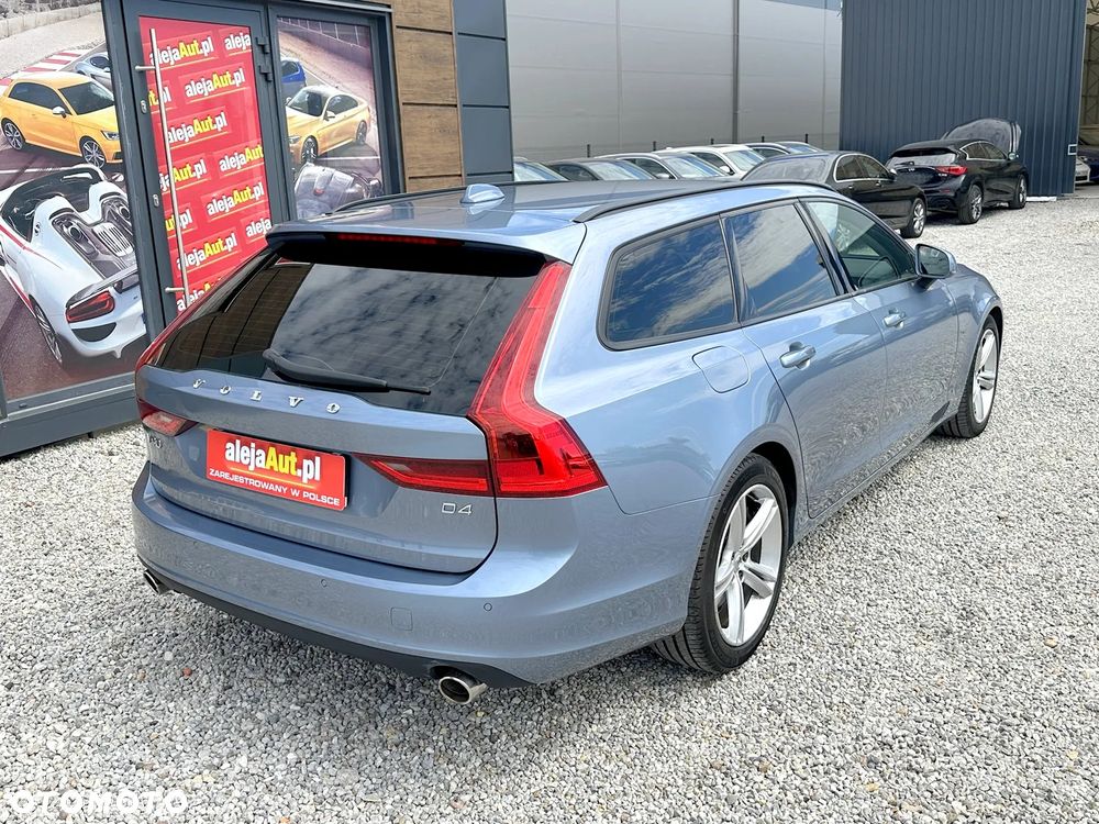 Volvo V90 D4 AWD Kinetic - 4