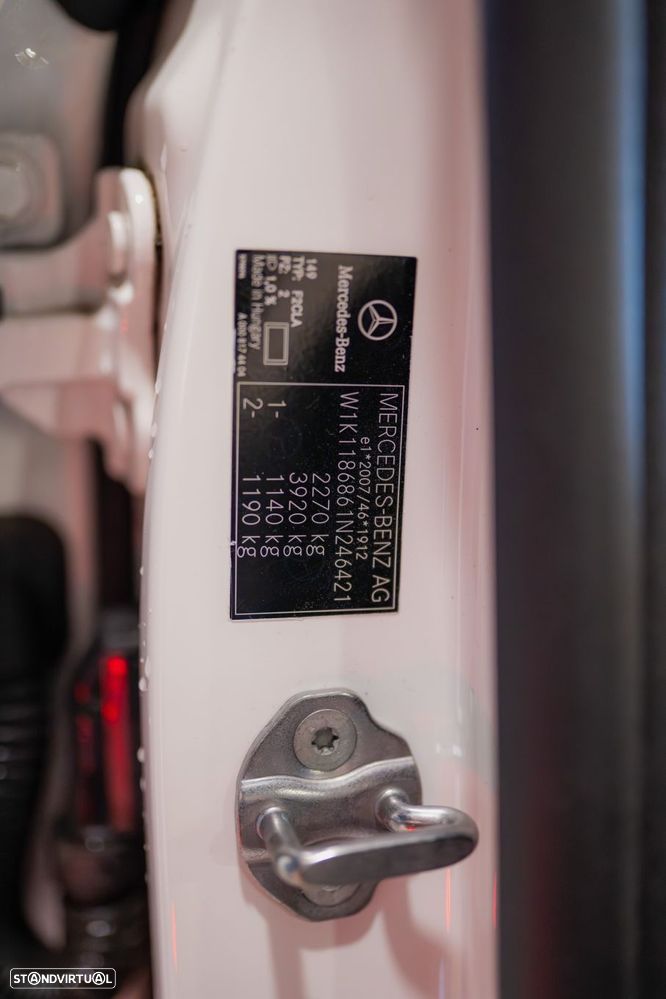 Mercedes-Benz CLA 250 e Shooting Brake AMG Line - 30