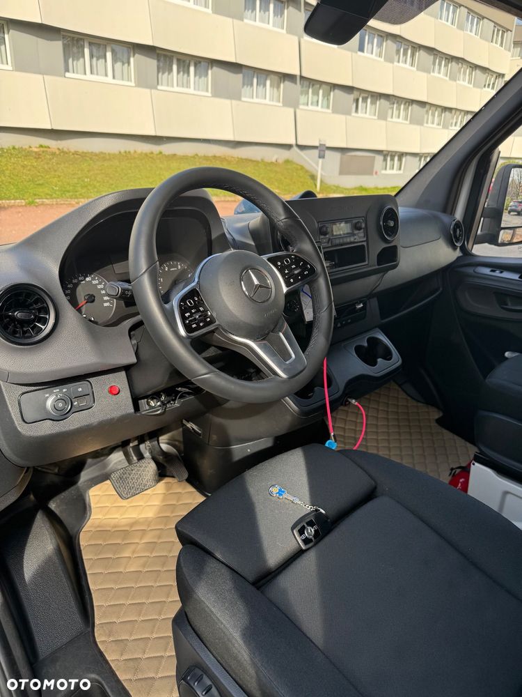 Mercedes-Benz Sprinter - 9