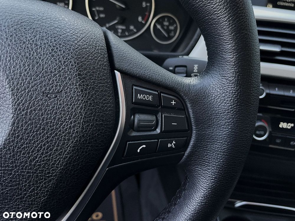 BMW Seria 3 320d - 24