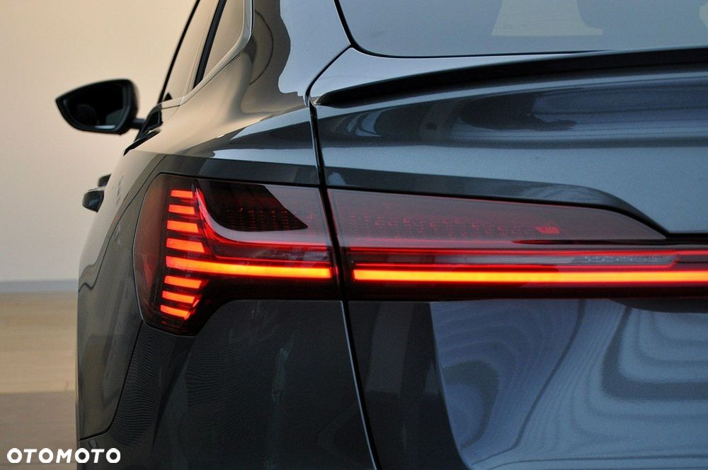 Audi Q8 Sportback e-tron - 10